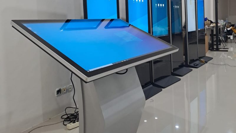 Sewa TV Touchscreen Surabaya