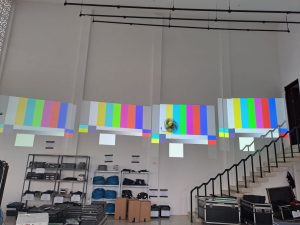 Perbandingan LCD Proyektor