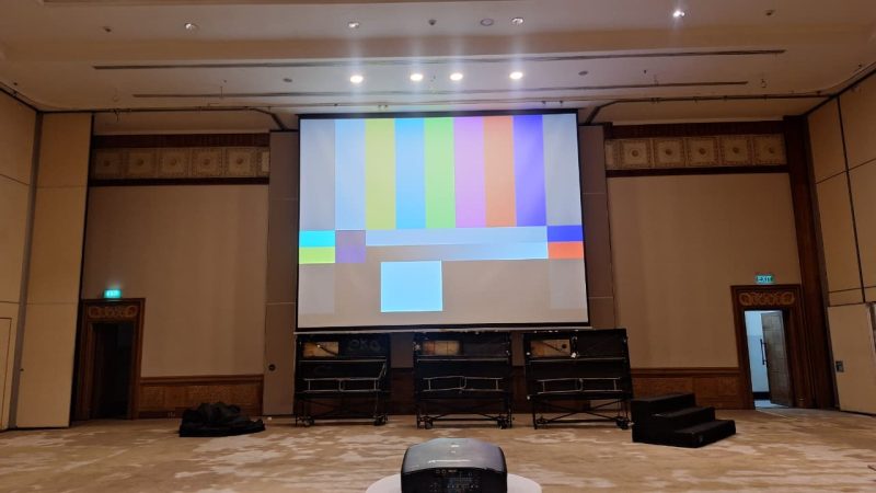 Sewa LCD Proyektor 8000 Lumens